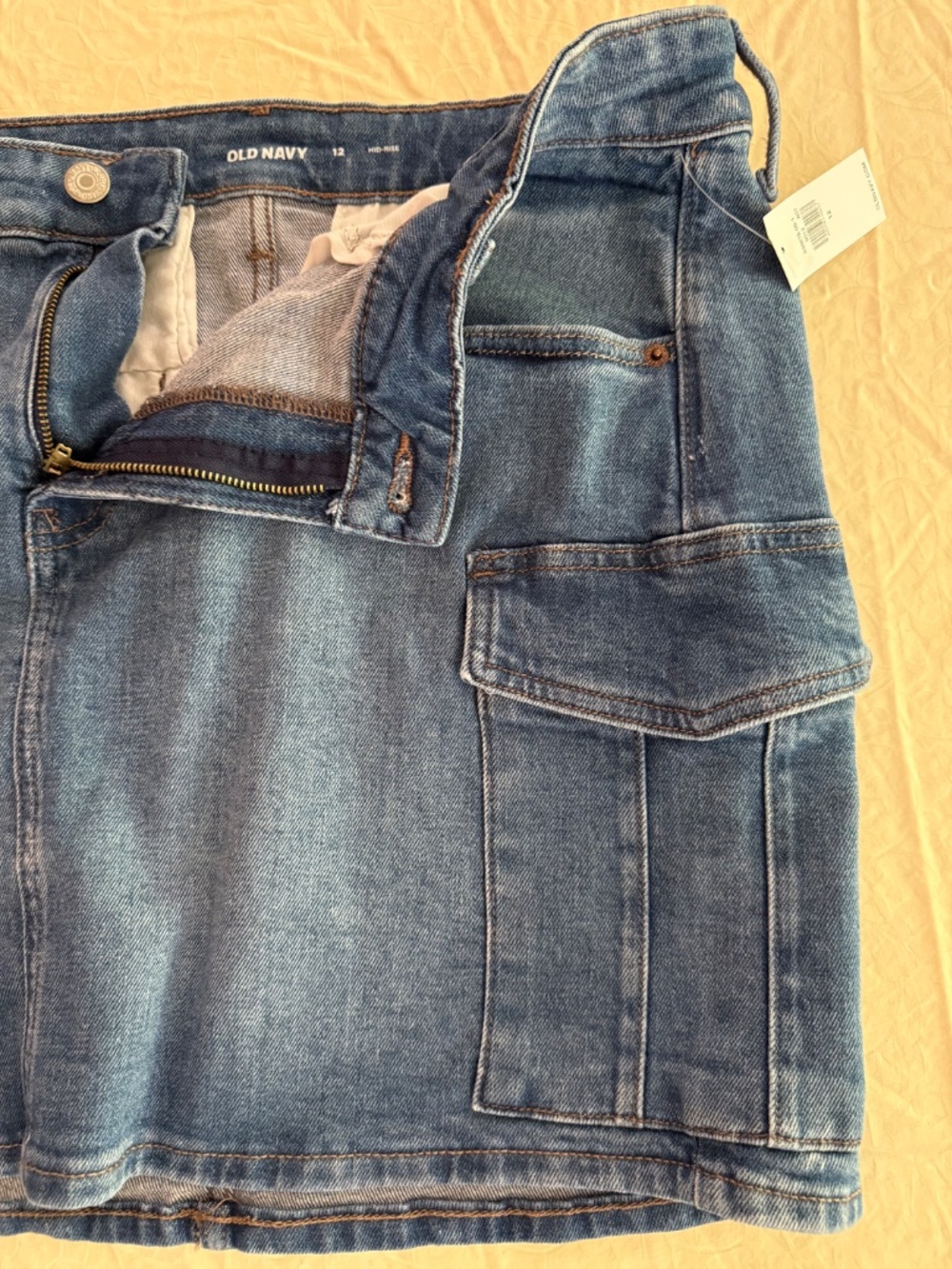 Old Navy Denim Cargo Mini Skirt Size 12, NWT - Picture 5 of 5